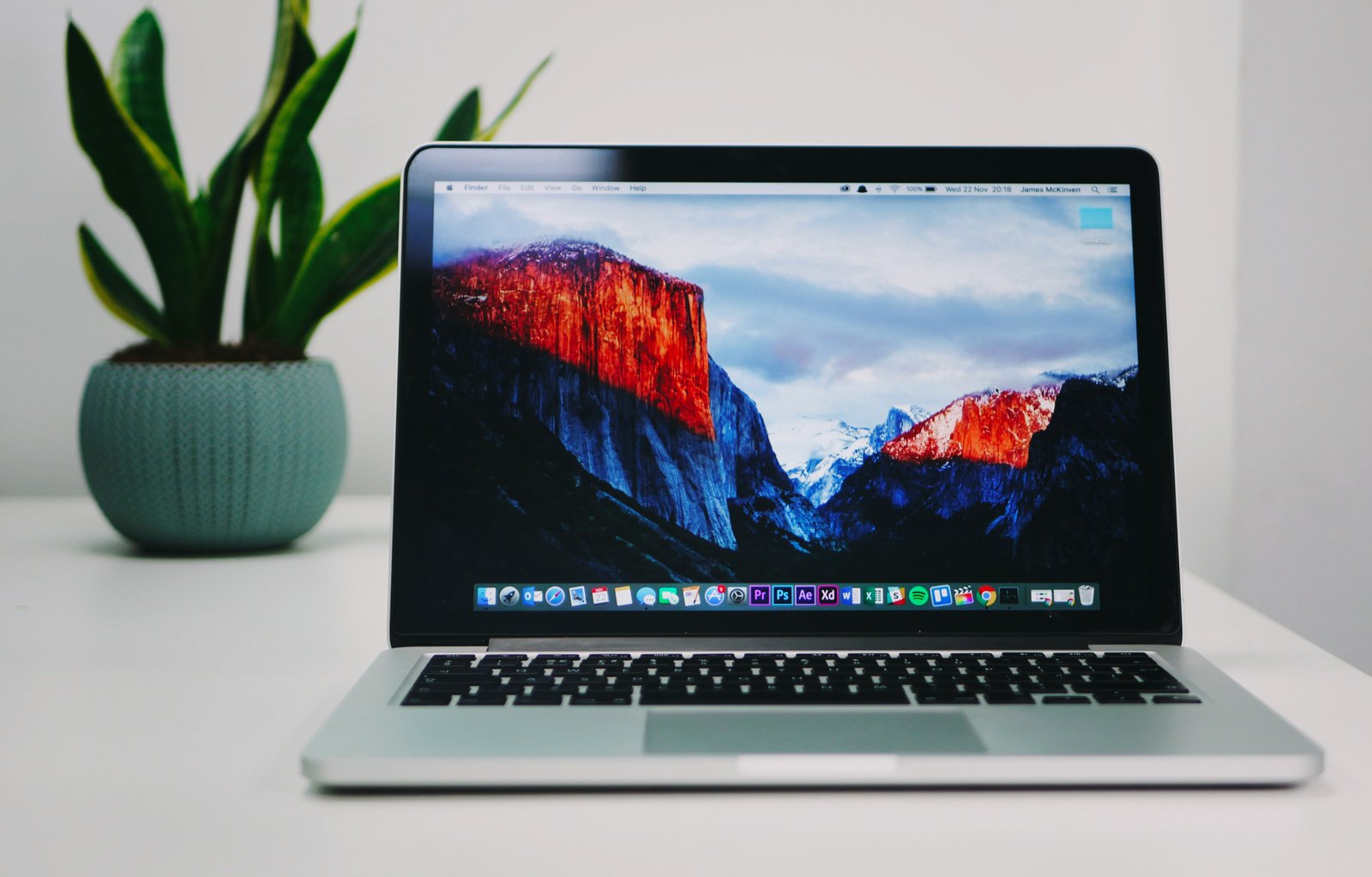 MacBook